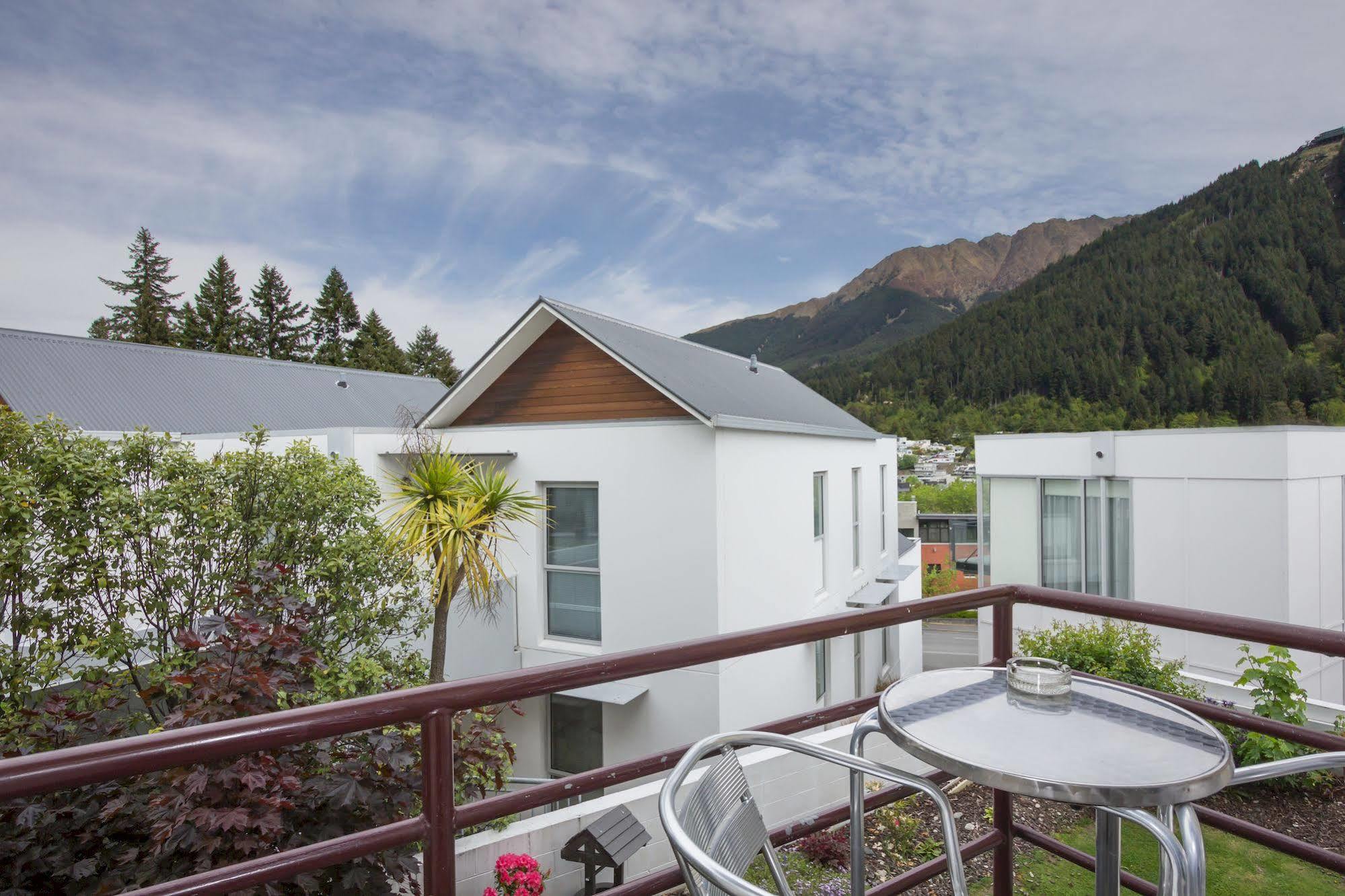Caples Court Motel&Apartments Queenstown Extérieur photo